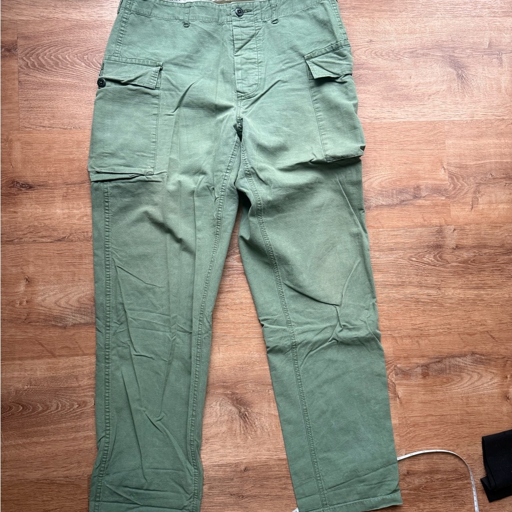 J. Crew Wallace and Barnes Classic Men's Cargo Pants in Olive Green